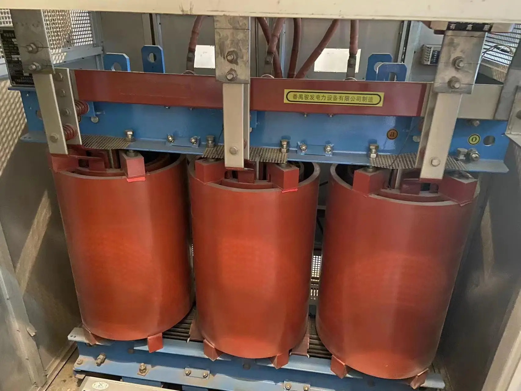 舊變壓器回收就選深圳市鑫進(jìn)發(fā)再生資源回收有限公司，專(zhuān)業(yè)回收多類(lèi)變壓器，價(jià)格合理服務(wù)優(yōu)